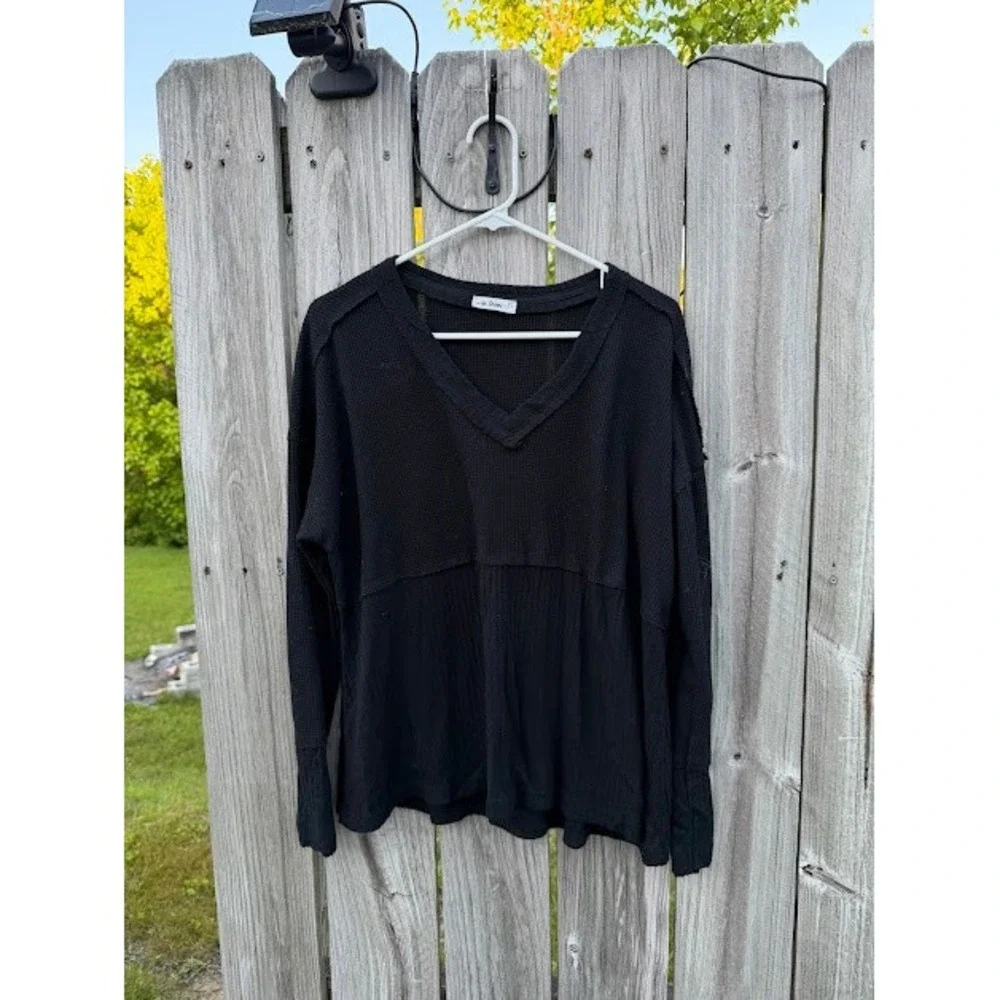 In Loom Black Waffle Knit V-Neck Long Sleeve Babydoll Top Raw Edge Thermal Small
